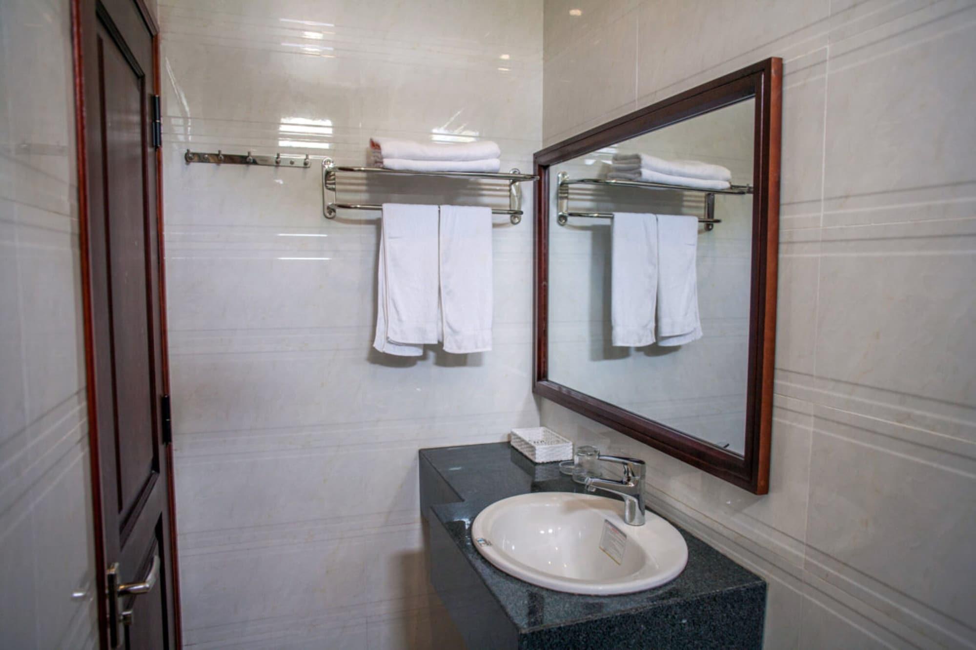 Trieu Khang Hotel Cam Ranh Bagian luar foto